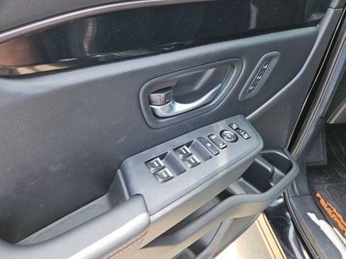 Certified 2025 Honda Pilot TrailSport image 15
