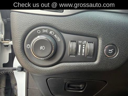 Used 2019 Jeep Cherokee Limited AWD/4WD image 14