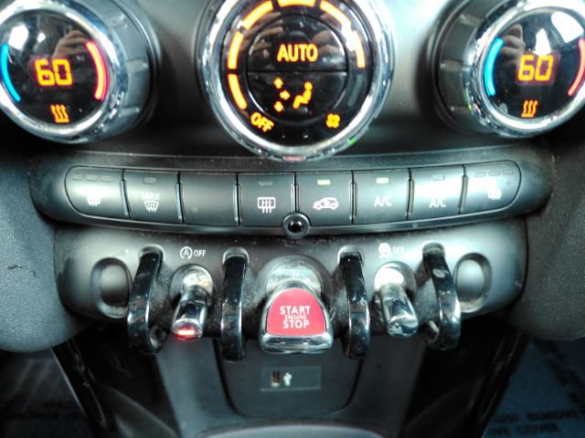 Used 2021 MINI Cooper 4-Door Hardtop FWD image 40