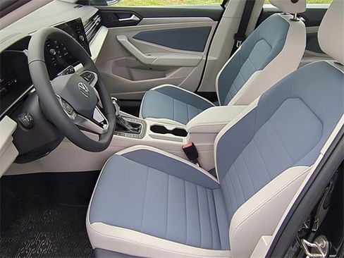 New 2026 Volkswagen Jetta SE image 15