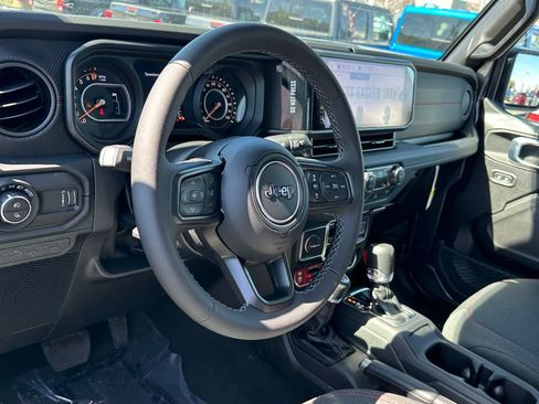 New 2026 Jeep Gladiator Rubicon w/ Steel Power Dome Hood Package AWD/4WD image 20