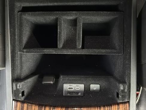 Used 2021 Cadillac Escalade ESV Premium Luxury AWD/4WD image 21