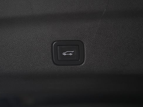 Used 2022 GMC Yukon AT4 AWD/4WD image 18