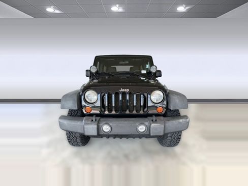 Used 2011 Jeep Wrangler Unlimited Rubicon w/ Connectivity Group AWD/4WD image 5