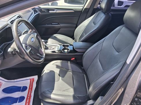 Used 2016 Ford Fusion Titanium FWD image 9