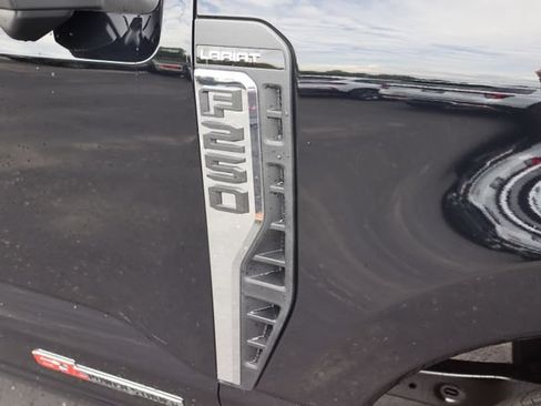 Used 2026 Ford F250 Lariat AWD/4WD image 22