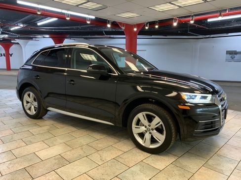 Used 2019 Audi Q5 2.0T Premium Plus w/ Premium Plus Package AWD/4WD image 8