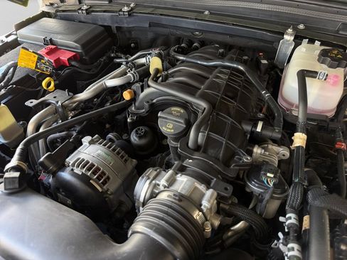 Used 2022 Jeep Wrangler Unlimited Sport AWD/4WD image 31