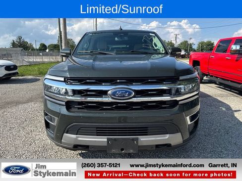 Used 2023 Ford Expedition Limited AWD/4WD image 2