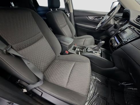 Used 2019 Nissan Rogue SV FWD image 15