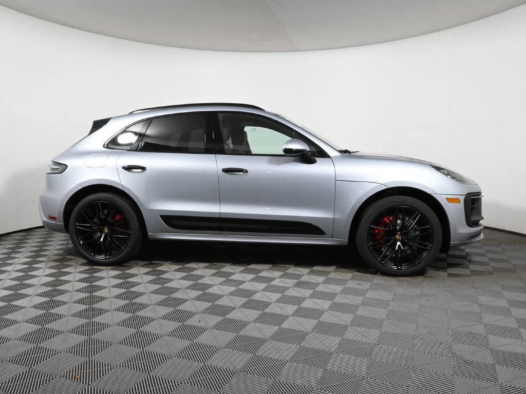 Used 2026 Porsche Macan GTS AWD/4WD image 8