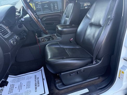 Used 2011 GMC Sierra 2500 Denali w/ Suspension Package, Off-Road AWD/4WD image 20