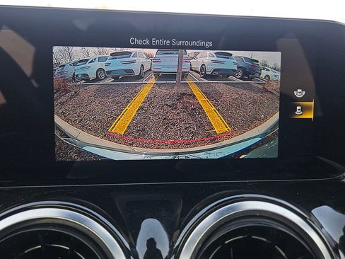 Used 2023 Mercedes-Benz GLB 250 GLB 250 w/ Premium Package image 45