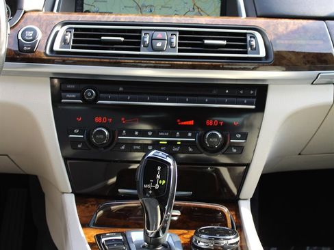 Used 2014 BMW 750Li image 12
