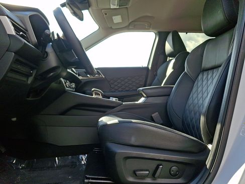 Used 2024 Mitsubishi Outlander SEL AWD/4WD image 14