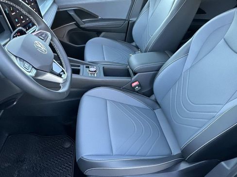 New 2026 Volkswagen Tiguan SE image 16