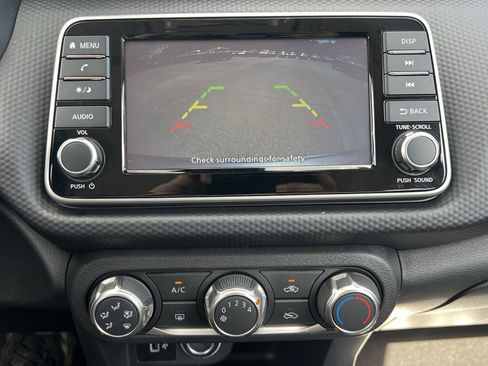 Used 2025 Nissan Kicks Play S image 5