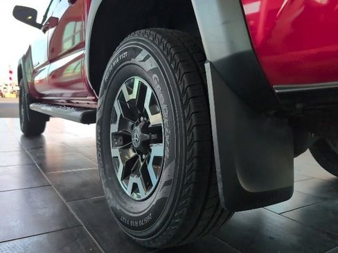 Used 2023 Toyota Tacoma TRD Off-Road image 12