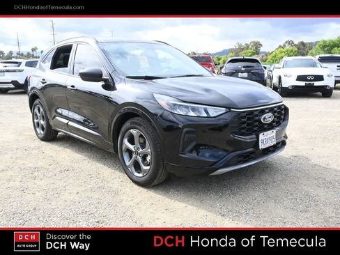 Used 2023 Ford Escape ST-Line w/ Tech Pack #1 FWD image 3