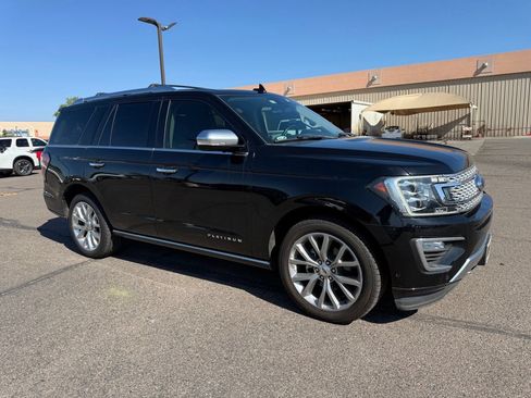Used 2018 Ford Expedition Platinum AWD/4WD image 3