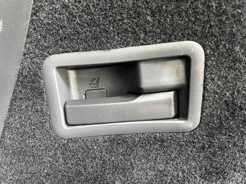 Used 2018 Nissan Murano S image 32