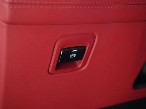 Used 2025 Maserati Grecale Modena image 18