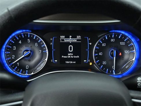 Used 2021 Chrysler Voyager L image 26