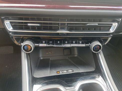 Used 2025 Chevrolet Traverse Z71 w/ Driver Confidence Package image 47