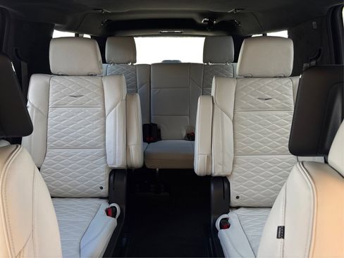 New 2026 Cadillac Escalade ESV Platinum Sport w/ LPO, ONYX Package image 17