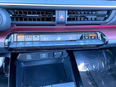 Used 2024 Toyota Prius Prime Premium image 33