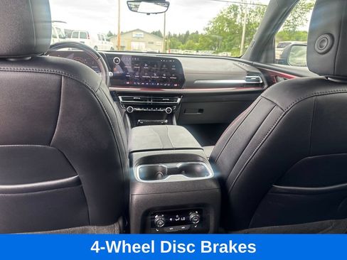 Used 2026 Chevrolet Traverse RS w/ LPO, Floor Liner Package AWD/4WD image 13