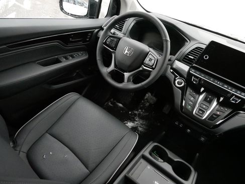 Certified 2026 Honda Odyssey Elite image 9