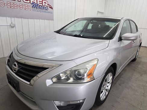 Used 2015 Nissan Altima 2.5 S w/ Power Driver Seat Package image 4