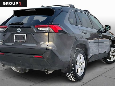 Certified 2021 Toyota RAV4 XLE w/ Convenience Package image 13