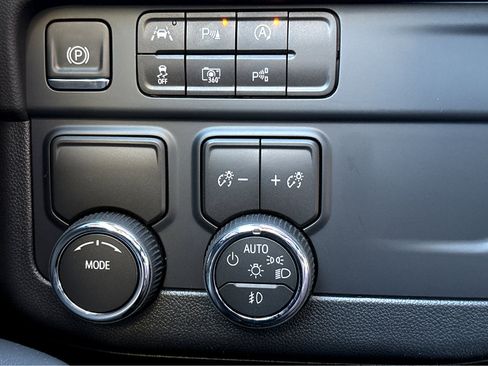 Used 2025 Chevrolet Tahoe LT w/ Comfort Package image 13