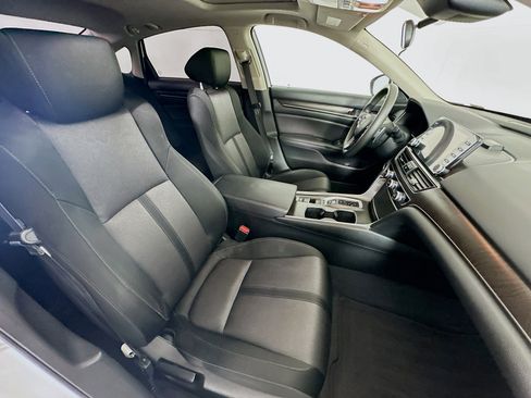 Used 2021 Honda Accord EX image 29