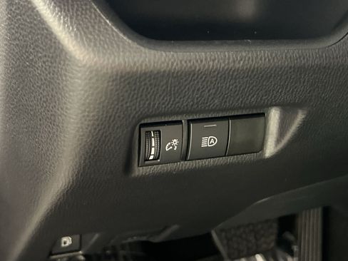 Used 2025 Toyota RAV4 XLE AWD/4WD image 31