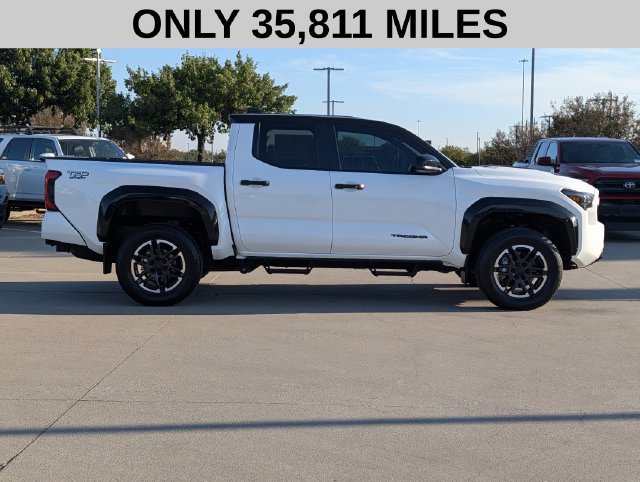 Used 2024 Toyota Tacoma TRD Sport AWD/4WD image 4