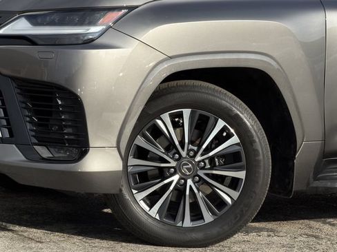 Used 2023 Lexus LX 600 4WD w/ Appearance Package image 9