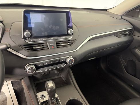 Certified 2022 Nissan Altima 2.5 SR w/ Midnight Edition Package image 4