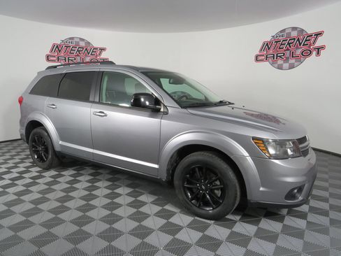 Used 2019 Dodge Journey SE w/ Blacktop Package image 9