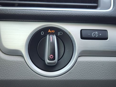 Used 2013 Volkswagen Passat 2.5 SE image 21