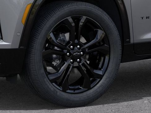 New 2027 Chevrolet Traverse RS w/ LPO, Floor Liner Package FWD image 9
