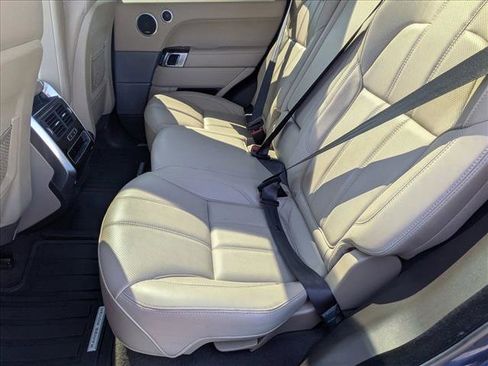 Used 2014 Land Rover Range Rover Sport HSE image 18