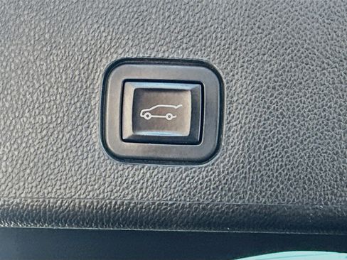 Used 2011 Cadillac SRX Luxury FWD image 29