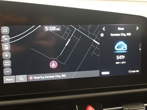 Certified 2023 Kia Niro EX Touring image 17