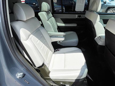 Used 2024 Hyundai Santa Fe Calligraphy AWD/4WD image 13