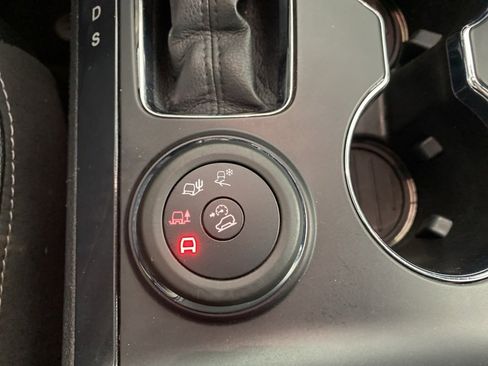 Used 2018 Ford Explorer Limited image 11