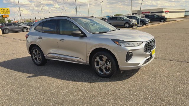 Used 2024 Ford Escape ST-Line w/ Tech Pack #1 AWD/4WD image 2