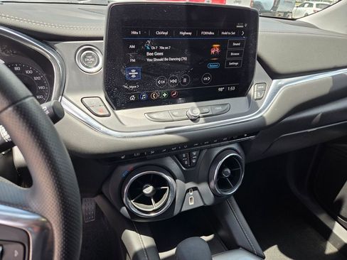 Used 2025 Chevrolet Blazer LT AWD/4WD image 24